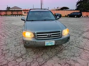 Toyota Highlander 2005 Gray