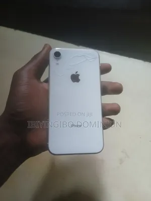 Apple iPhone XR 64 GB White