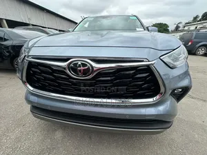Toyota Highlander Platinum 2022 Blue