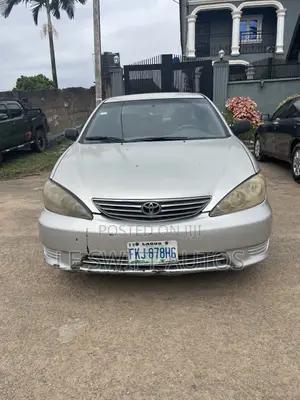 Toyota Camry 2005 Silver