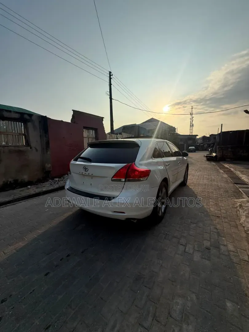 Toyota Venza 2011 White
