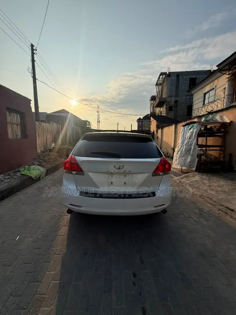 Toyota Venza 2011 White