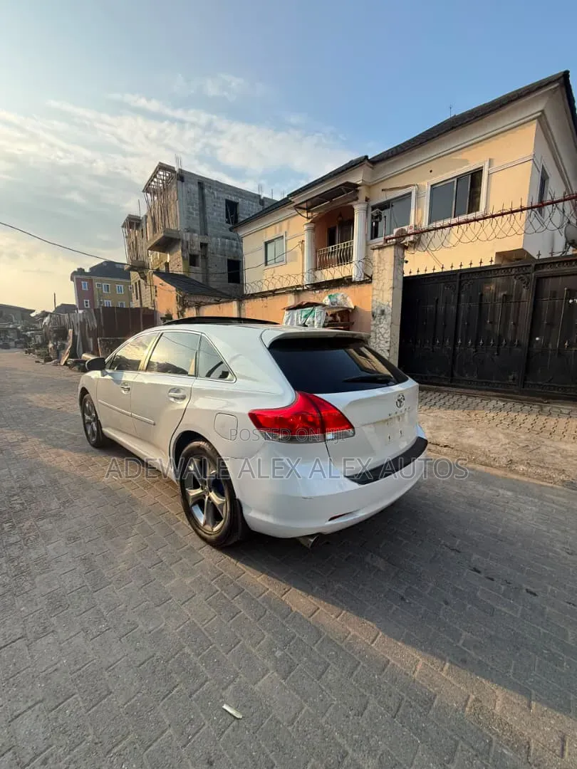 Toyota Venza 2011 White