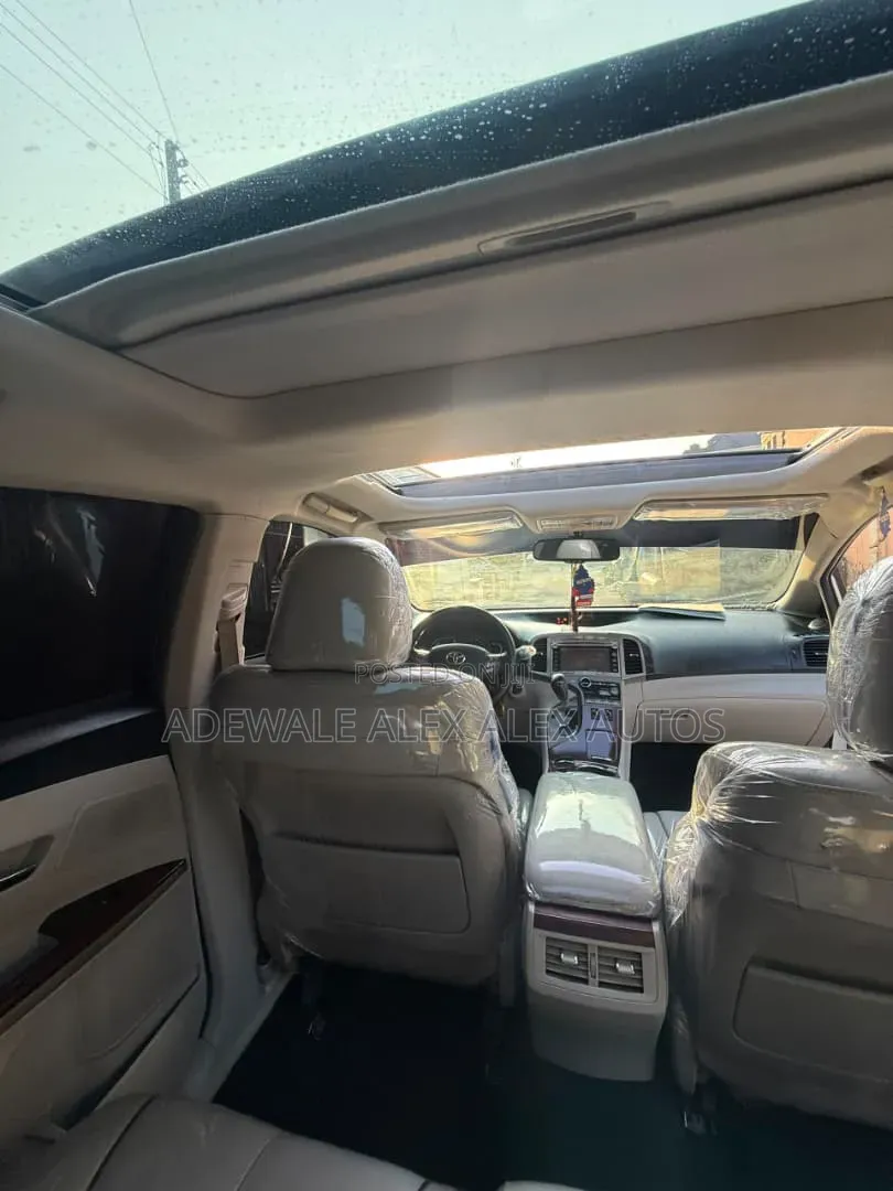 Toyota Venza 2011 White