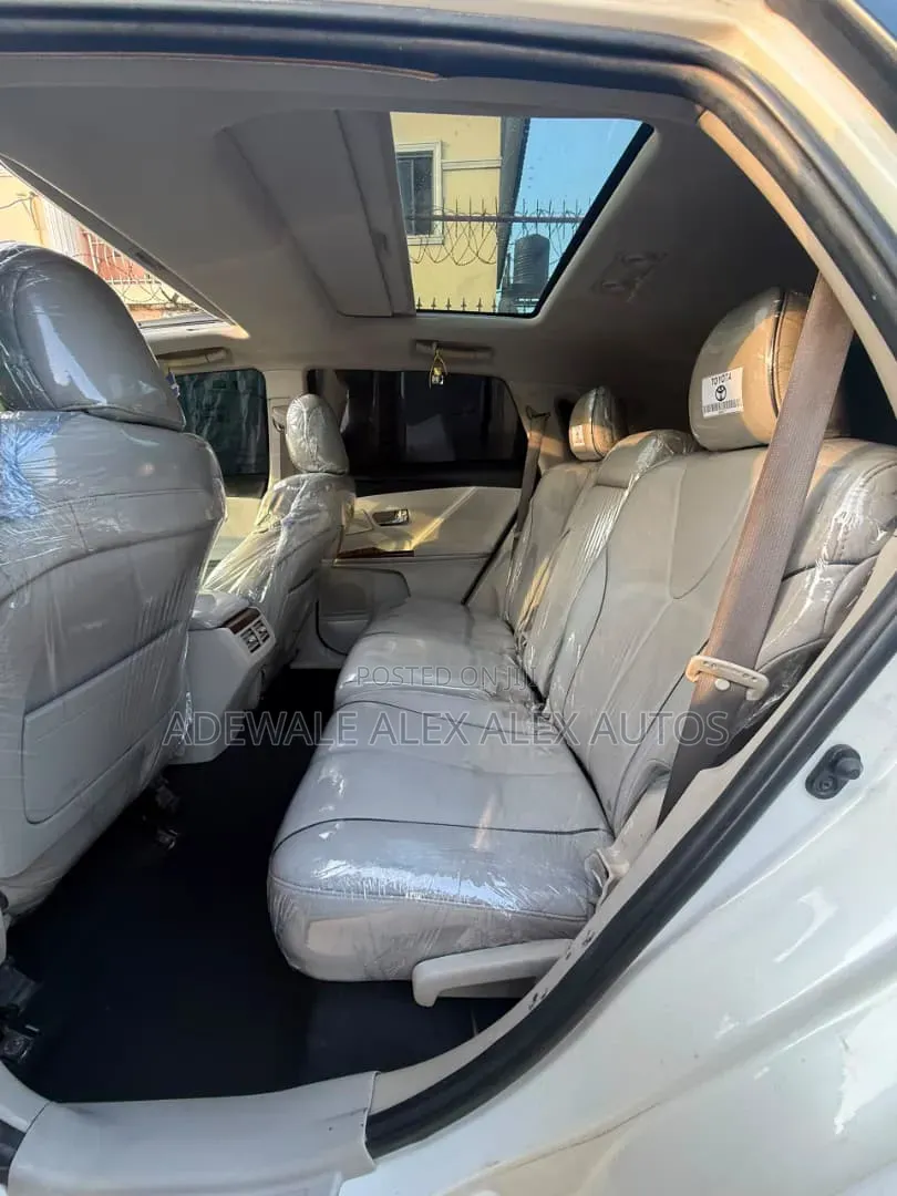 Toyota Venza 2011 White
