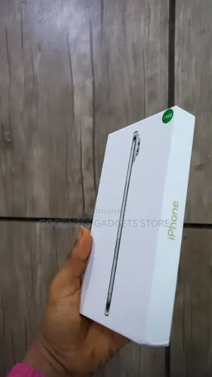 New Apple iPhone Air 256 GB Silver