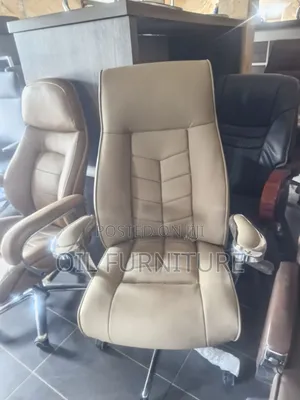 ​Ergonomic Leather Director's Chair - Swivel Office Seat