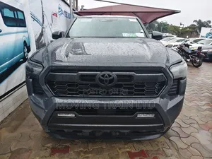 Toyota Tacoma SR Double Cab 5.0 ft. SB 2025 Matt Black