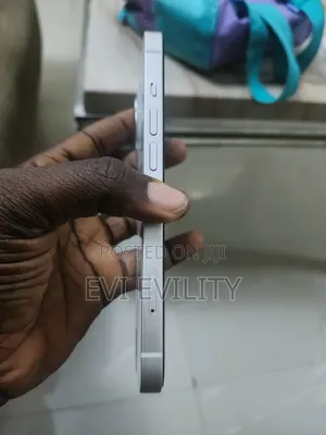 Apple iPhone 13 128 GB White