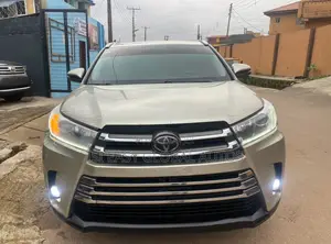 Toyota Highlander XLE 4dr SUV (3.5L 6cyl 6A) 2015 Brown