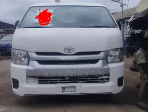Toyota HiAce 2010 White