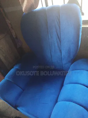 Title:
Royal Blue Single-Seater Executive Sofa Chair
