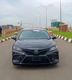 Toyota Camry SE (2.5L 4cyl 8A) 2019 Black