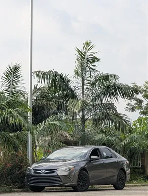 Toyota Camry 2016 Gray
