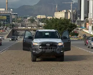 New Toyota Hilux 2026 Gray