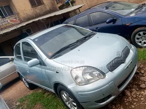 Toyota Yaris 2004 Silver