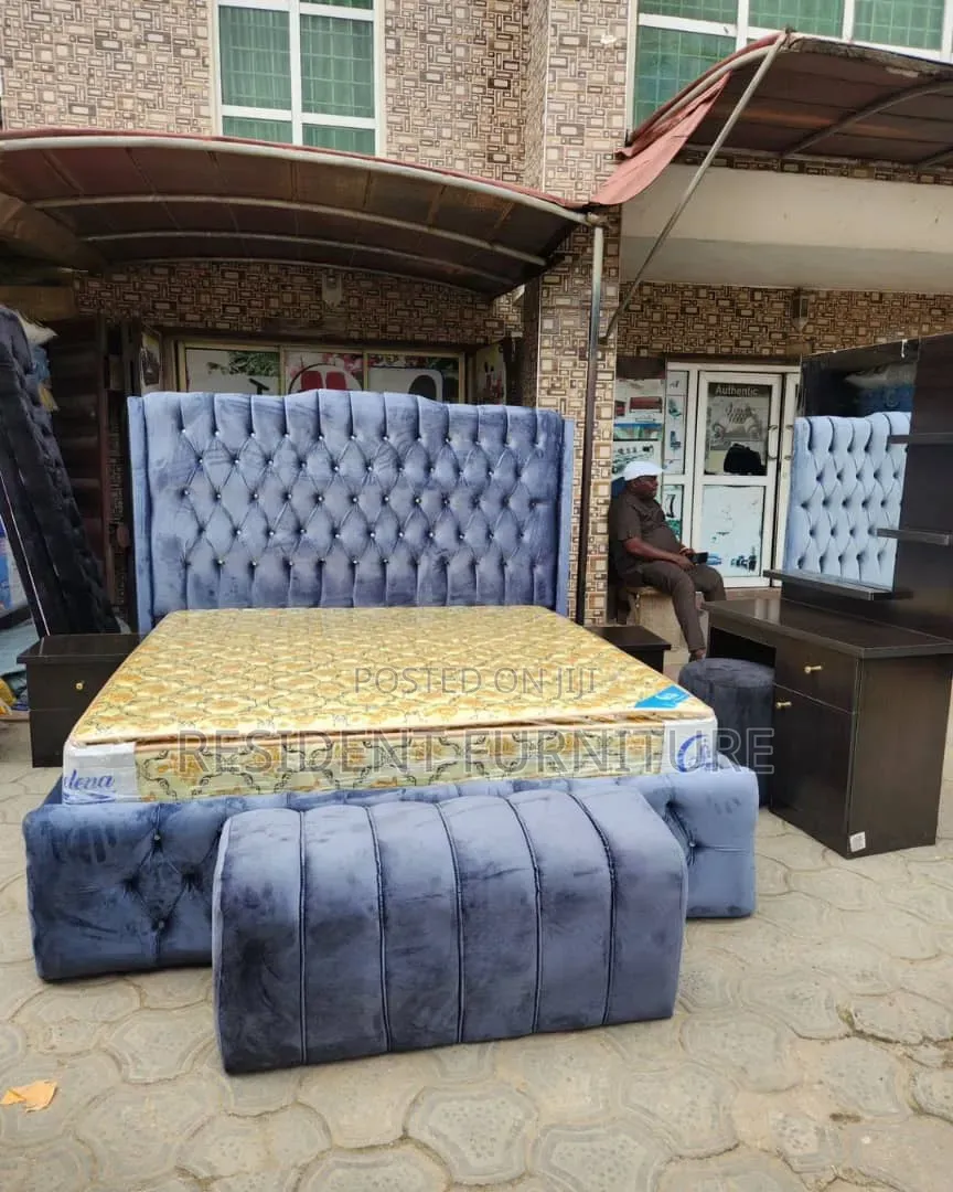 6x6 Padded Button and Lining Bed Frames