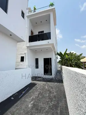 4bdrm Duplex in Lekki Phase 2 for sale