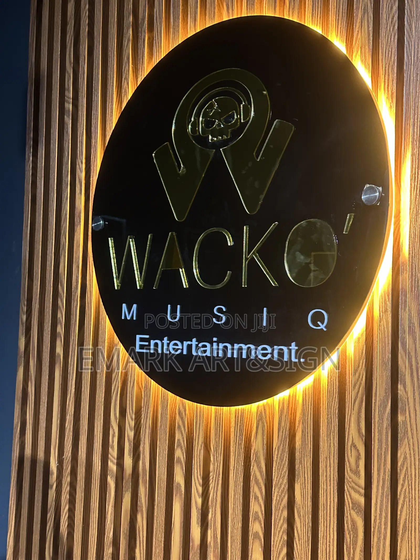 Round Signage