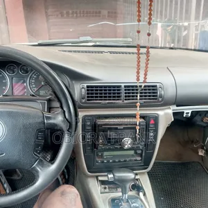 Volkswagen Passat 2005 White