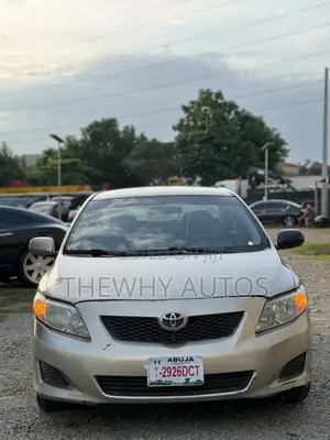 Toyota Corolla LE 4dr Sedan (1.8L 4 cyl 4A) 2009 Gold