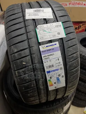 Brand New Michelin Pilot Sport 4 S 295/30zr21 102Y