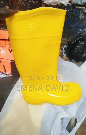 Yellow PVC Non Safety Rain Boots.