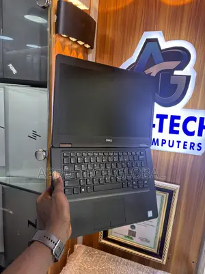 Laptop Dell Latitude 5491 8GB Intel Core i5 SSD 256GB