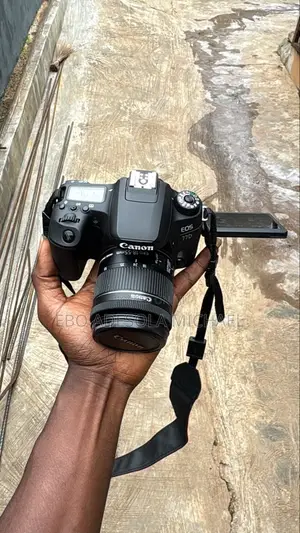 Canon Eos 77d