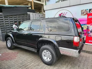 Toyota 4-Runner 2000 Black