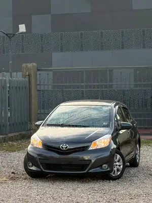 Toyota Yaris 2013 Gray
