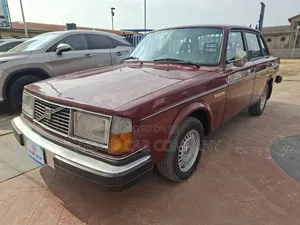 Volvo 244 1980 Burgundy