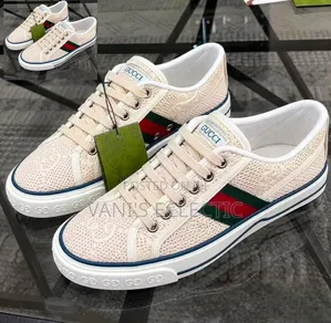 Gucci Tennis GG Sneakers