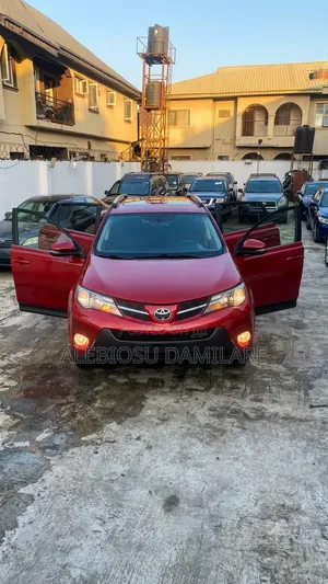 Toyota RAV4 2015 Red