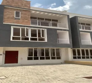 5bdrm Duplex in Igbo-efon for sale