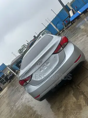 Hyundai Elantra 2016 Silver