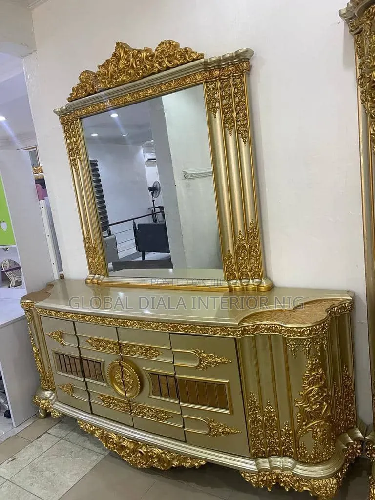 Royal-Style Console Mirror Set