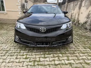 Toyota Camry SE 4dr Sedan (2.5L 4cyl 6A) 2014 Black