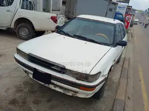 Toyota Corolla 1988 White