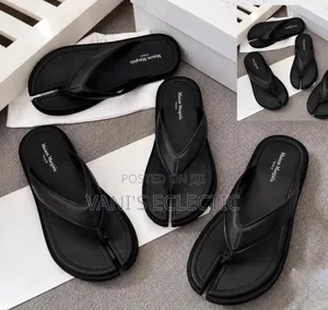 Maison Margiela Tabi Paris Flip-Flop/Slider