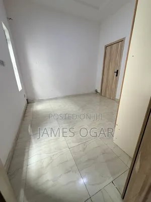 Mini Flat in Royal Pines Estates, Chevron for rent
