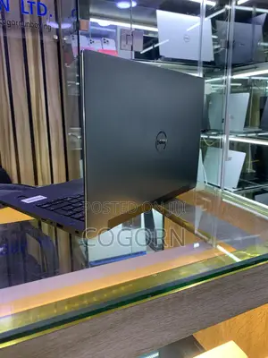 Laptop Dell Latitude 13 7370 8GB Intel Core M SSD 256GB