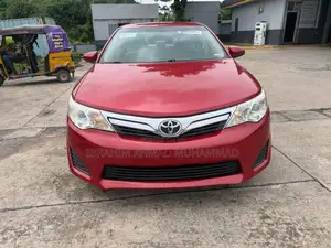 Toyota Camry LE 4dr Sedan (2.5L 4cyl 6A) 2014 Red