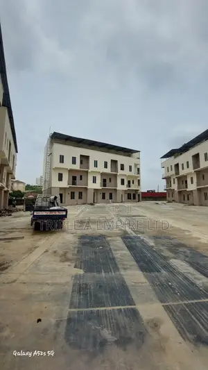 5bdrm Townhouse/Terrace in Life Camp for sale
