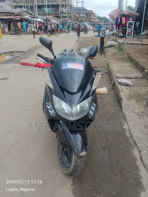 Yamaha Majesty 2013 Black