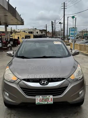 Hyundai Tucson Limited AWD 2013 Gold