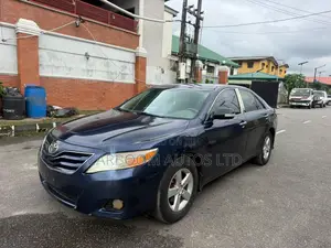 Toyota Camry LE 4dr Sedan (2.5L 4cyl 6A) 2011 Blue