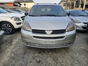 Toyota Sienna 2005 Silver