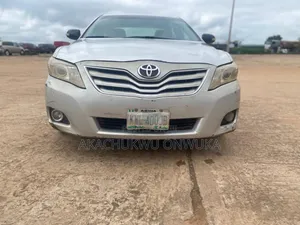 Toyota Camry 2010 Silver