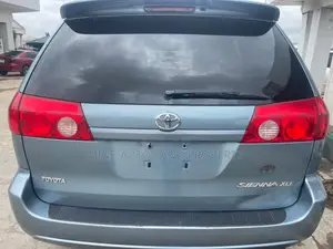Toyota Sienta 2009 Blue